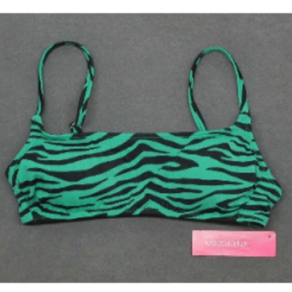 BRAND NEW NEVER WORN EXCELLENT CONDITION ZEBRA STRIPE BIKINI TOP ONLY***